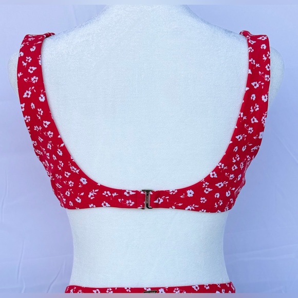 Hollister Tie-Front Scoop Bikini Top - Red & White Floral - Size M - Padded - Picture 2 of 4